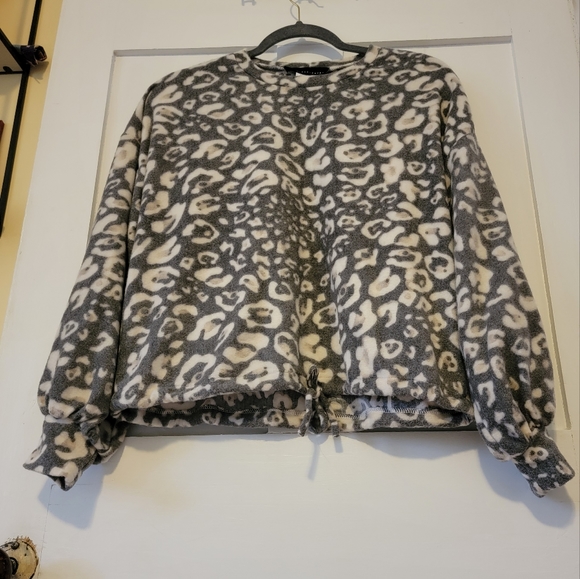 Brushed Fleece Tie-Hem Sweater - Picture 4 of 8